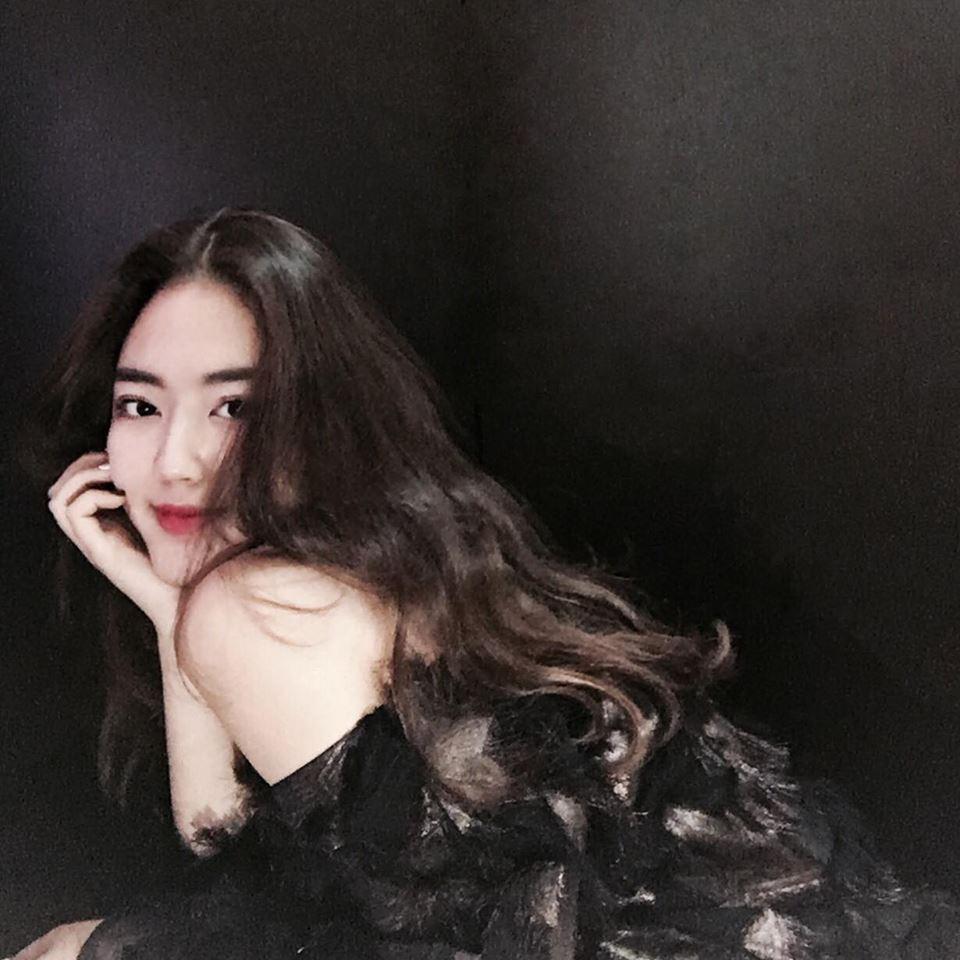 Ngắm nhan sắc đời thường cực phẩm của tiếp viên hàng không xinh đẹp múa dẻo gây xôn xao dân mạng 2 ngày qua-1