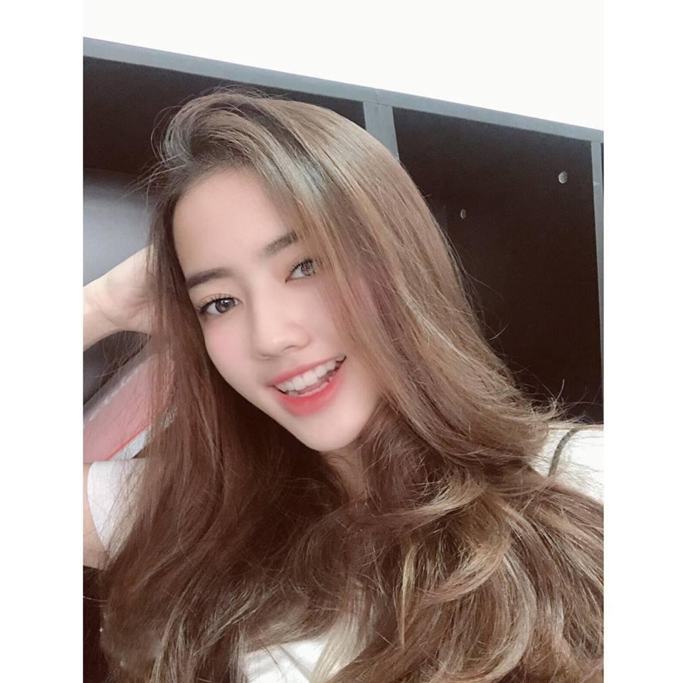 Ngắm nhan sắc đời thường cực phẩm của tiếp viên hàng không xinh đẹp múa dẻo gây xôn xao dân mạng 2 ngày qua-3