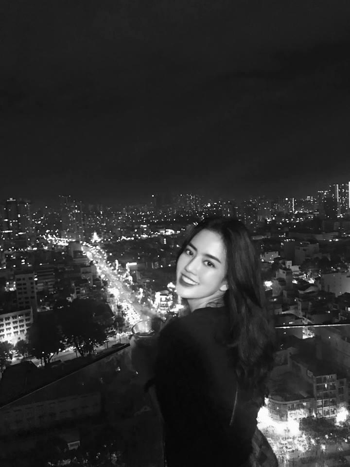 Ngắm nhan sắc đời thường cực phẩm của tiếp viên hàng không xinh đẹp múa dẻo gây xôn xao dân mạng 2 ngày qua-5