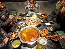 Nhà hàng phục vụ 'cơm tù' ế chỏng chơ và lỗ nặng Nhà hàng phục vụ 'cơm tù' ế chỏng chơ và lỗ nặng