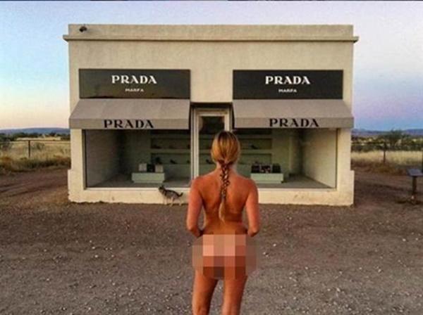 Để quên bạn trai cũ, nữ bác sĩ chụp ảnh khỏa thân nơi hoang dã-3