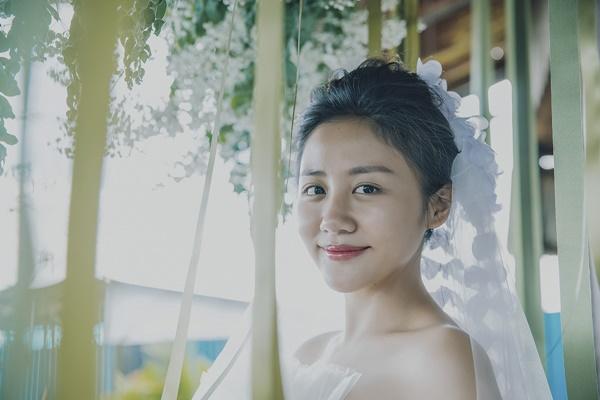 Văn Mai Hương để mặt mộc hóa cô dâu gợi cảm, chủ động cầu hôn bạn trai-3