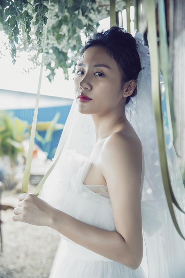 Văn Mai Hương để mặt mộc hóa cô dâu gợi cảm, chủ động cầu hôn bạn trai-4