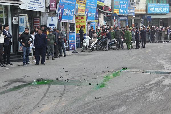 Ô tô đâm 5 xe trên phố Ngọc Khánh, cụ bà bán hàng rong đi bộ tử vong-5