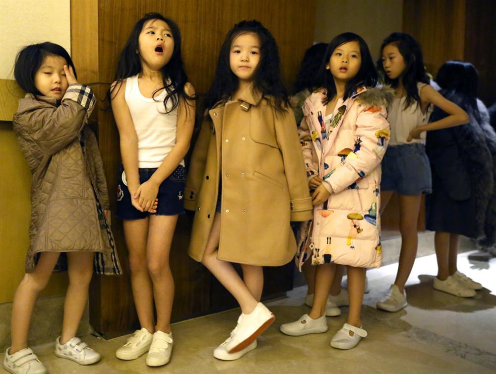 Mẫu nhí ở Trung Quốc - nghề vui đang biến tướng phản cảm-1