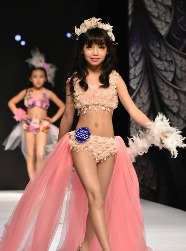 Mẫu nhí ở Trung Quốc - nghề vui đang biến tướng phản cảm-4