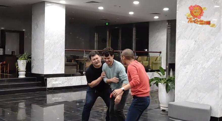 HOT: Lộ clip hậu trường tập luyện cười ra nước mắt của Táo Quân 2019-1