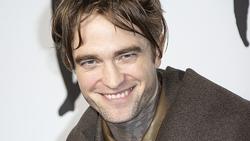 Robert Pattinson xuất hiện với gương mặt hốc hác, phờ phạc khó hiểu