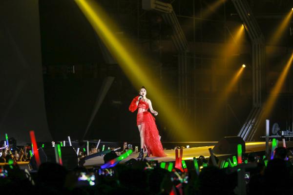 Mỹ Tâm hát hit trong phim mới tặng 48 ngàn khán giả Hà Nội-9