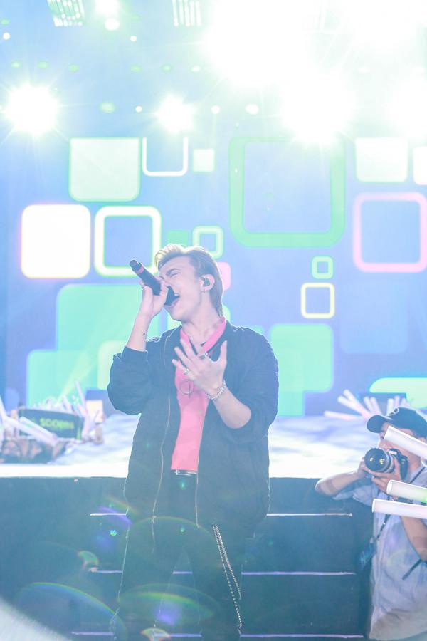 Mỹ Tâm hát hit trong phim mới tặng 48 ngàn khán giả Hà Nội-10