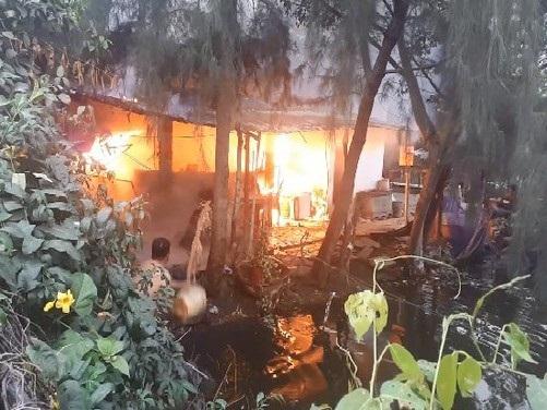 Phát hiện hàng trăm kg nguyên liệu lẩu bò, phá lấu bẩn ở TP HCM-1