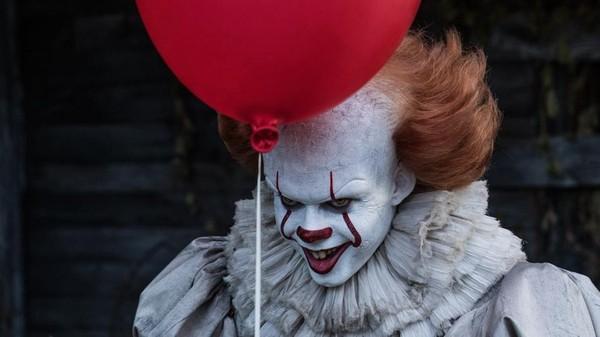 James McAvoy bị chú hề Pennywise hù chết khiếp trong khi quay IT 2-4