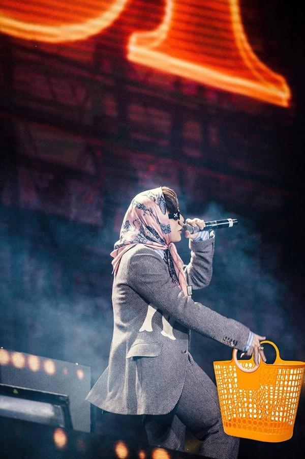 Không ngoài dự đoán: Meme hot nhất sáng nay trên mạng xã hội thuộc về bà ngoại Sơn Tùng-3