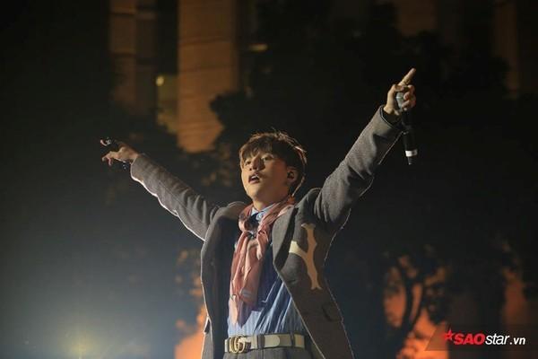 Không ngoài dự đoán: Meme hot nhất sáng nay trên mạng xã hội thuộc về bà ngoại Sơn Tùng-6