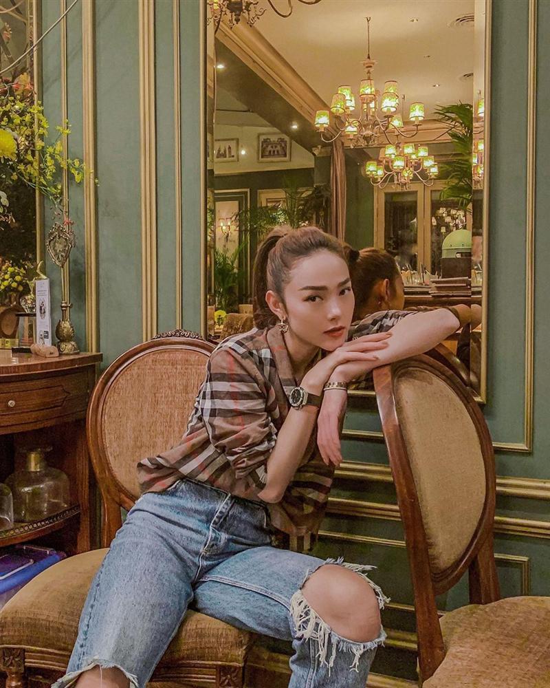 Hàng hiệu chất đầy nhà nhưng gái một con Diệp Lâm Anh chỉ thấy mình đẹp nhất khi mặc quần tụt-8