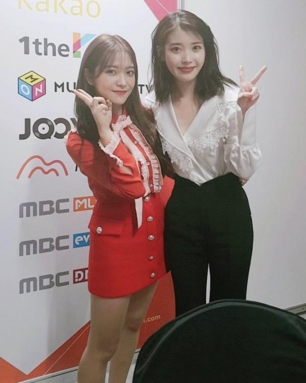 Nghi án Yeri (Red Velvet) đang cố tình gây chú ý bằng cách bắt chước phong thái của Taeyeon và IU?-3