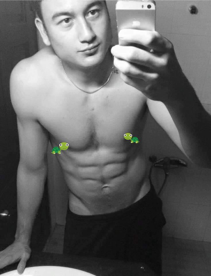 Văn Lâm khoe body múi nào ra múi đó, hội chị em khóc ròng: Anh muốn em sống sao?-1