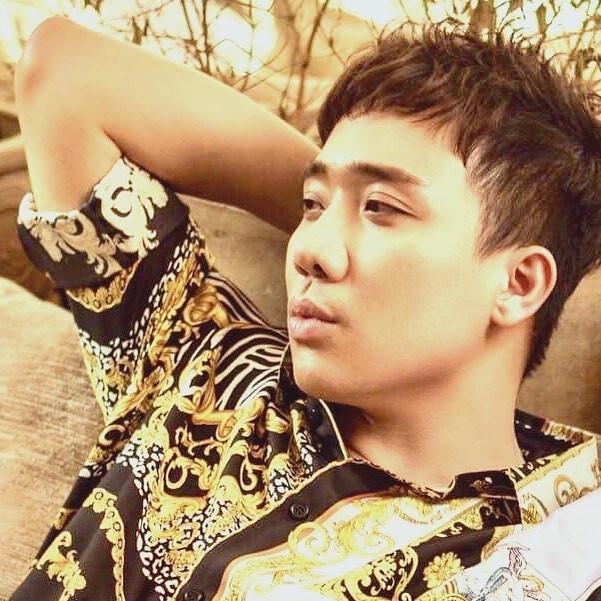 MC Trấn Thành nghiện mặc sơ mi họa tiết sặc sỡ-5