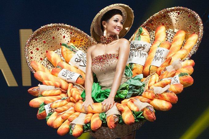 Năm 2018 của dàn mỹ nhân Việt mặc quốc phục lên sàn đấu thế giới: Ai gây ấn tượng mạnh nhất?-4