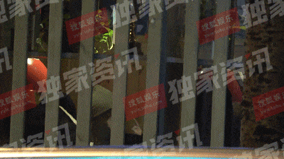 Lộ loạt ảnh Triệu Vy tình cảm hôn má người đàn ông lạ mặt-2