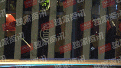 Lộ loạt ảnh Triệu Vy tình cảm hôn má người đàn ông lạ mặt-3