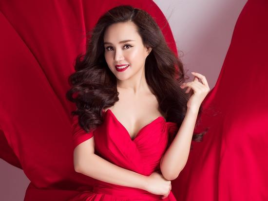 Vy Oanh bức xúc khi nhiều 'đàn anh, đàn chị' cướp công sức của nghệ sĩ trẻ bằng cách cover