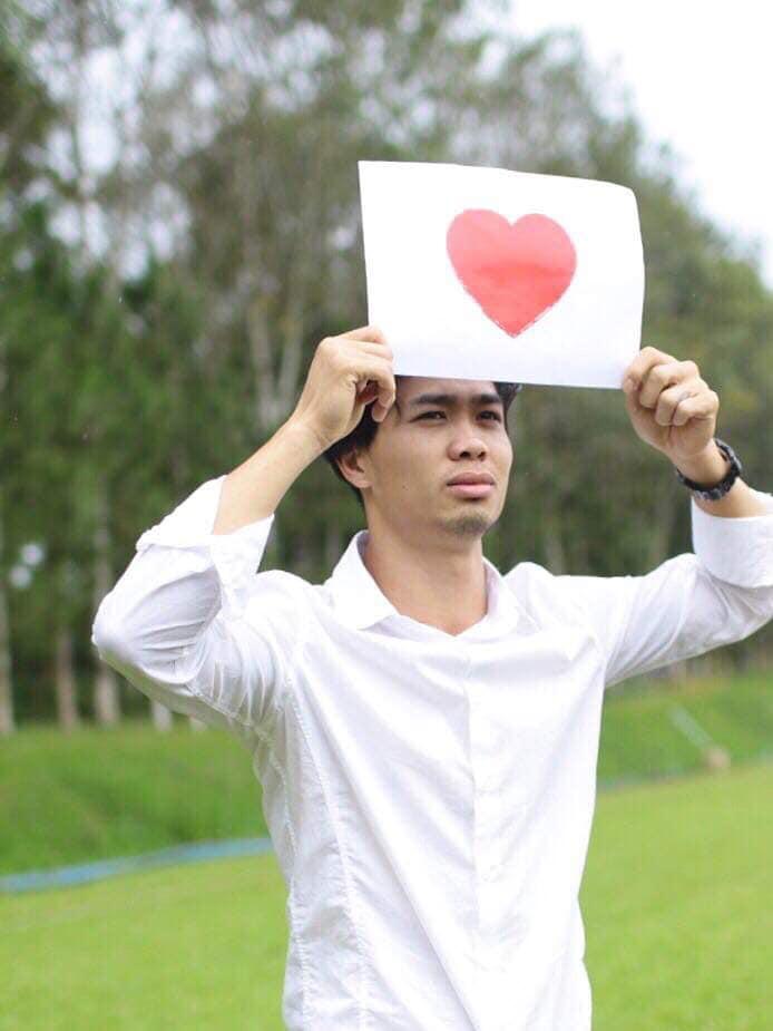 Đã cực gắt đánh phủ đầu, Công Phượng vẫn bị fans quay lưng làm điều này ở sinh nhật lần thứ 24-2