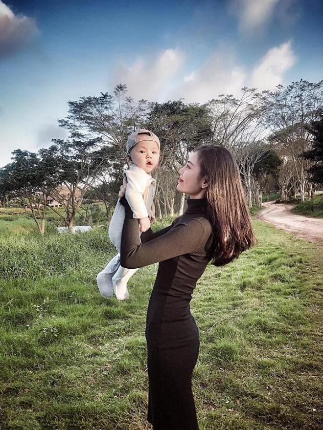 Sau sinh, Chúng Huyền Thanh khoe body nuột hơn cả thời thi The Face - Tiểu Vy lên đồ sexy nhất từ trước đến nay-1