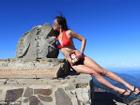 Cô gái Đài Loan nổi tiếng mặc bikini leo núi bị chết cóng