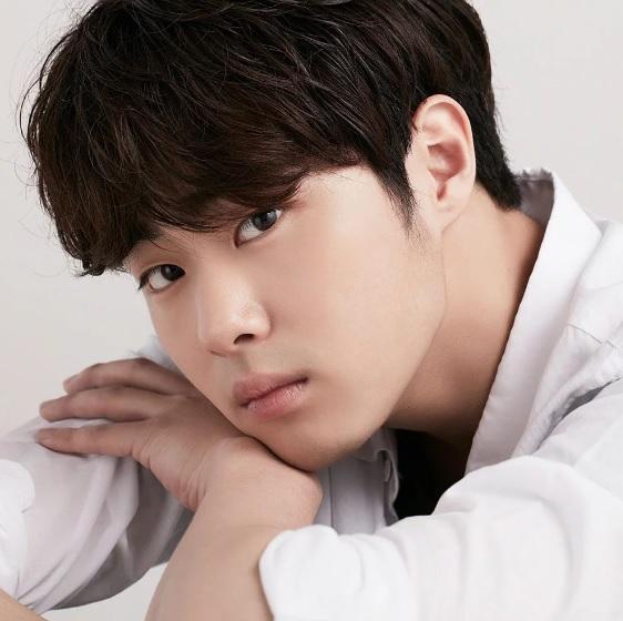 Chị đại Kim Hee Sun khoe mặt mộc đẹp xuất sắc ở tuổi tứ tuần-8