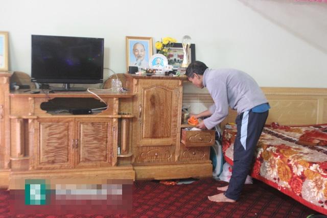 Chói lóa trên sân cỏ, sau tất cả Phượng lại về căn nhà cùng bố mẹ làm thợ xây khiến bao người thổn thức-6