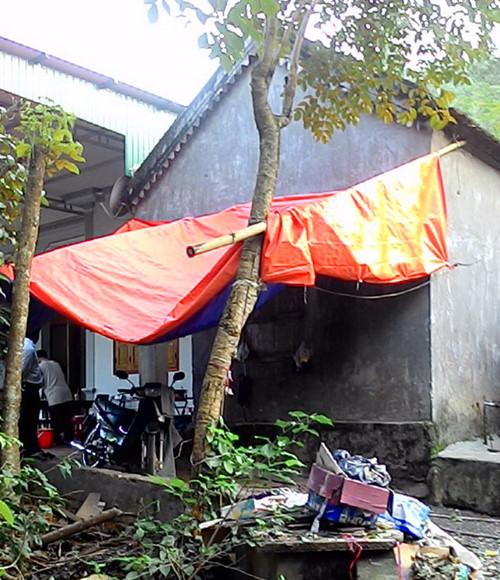 Chói lóa trên sân cỏ, sau tất cả Phượng lại về căn nhà cùng bố mẹ làm thợ xây khiến bao người thổn thức-10