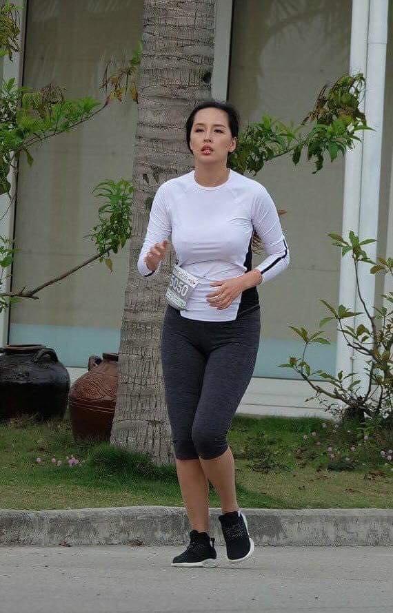 Ai cũng hú hồn, tưởng Mai Phương Thúy đăng ảnh khỏa thân cho đến khi dụi mắt nhìn lại-5