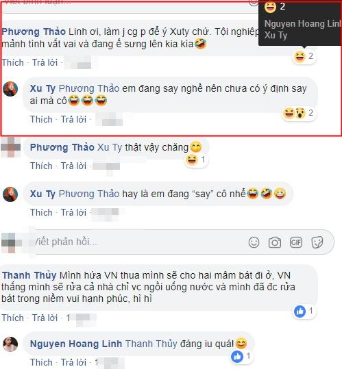 Tung clip cổ vũ tuyển Việt Nam, BTV Hoàng Linh bị nhắc nhở vì hành động quá tình với hôn phu trước mặt em gái-2