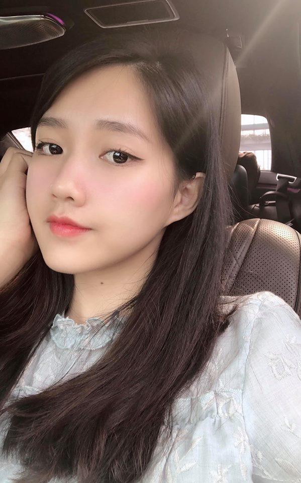 Khoe nhan sắc 34 năm trước, BTV Hoàng Linh cũng giật mình khi cô bé hói đầu ngày nào nay đã 2 con-4