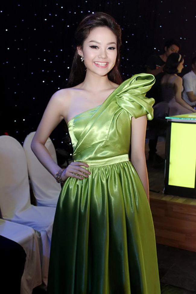 Diện đồ xanh nõn chuối dự báo hot trend 2019: Chi Pu đẹp xuất thần, nhìn sang Nam Em - Đông Nhi chỉ muốn độn thổ-6