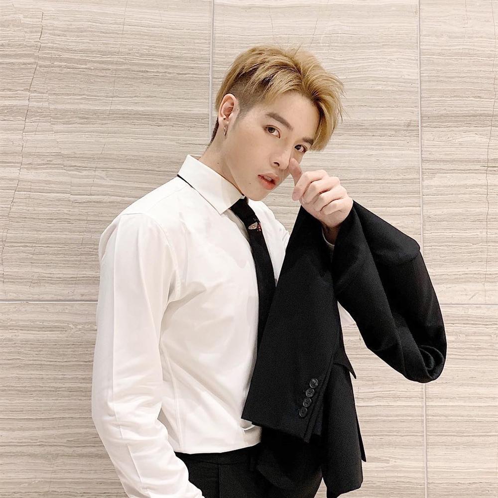 Lê Phương than thở khi mang bầu lần hai: Không ăn uống gì được hết nên mặt tròn vo rồi-4