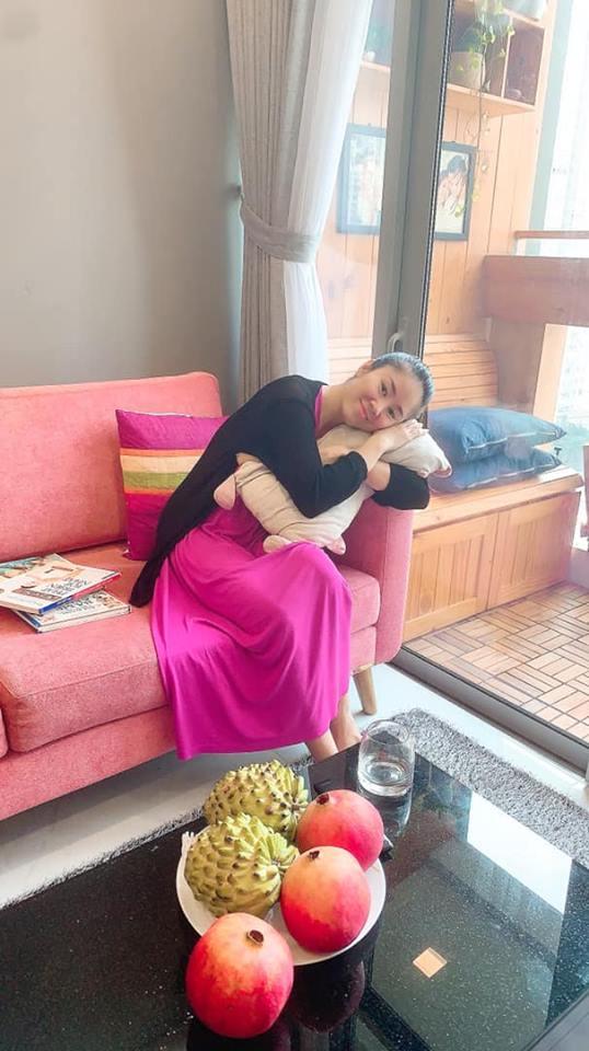 Lê Phương than thở khi mang bầu lần hai: Không ăn uống gì được hết nên mặt tròn vo rồi-1