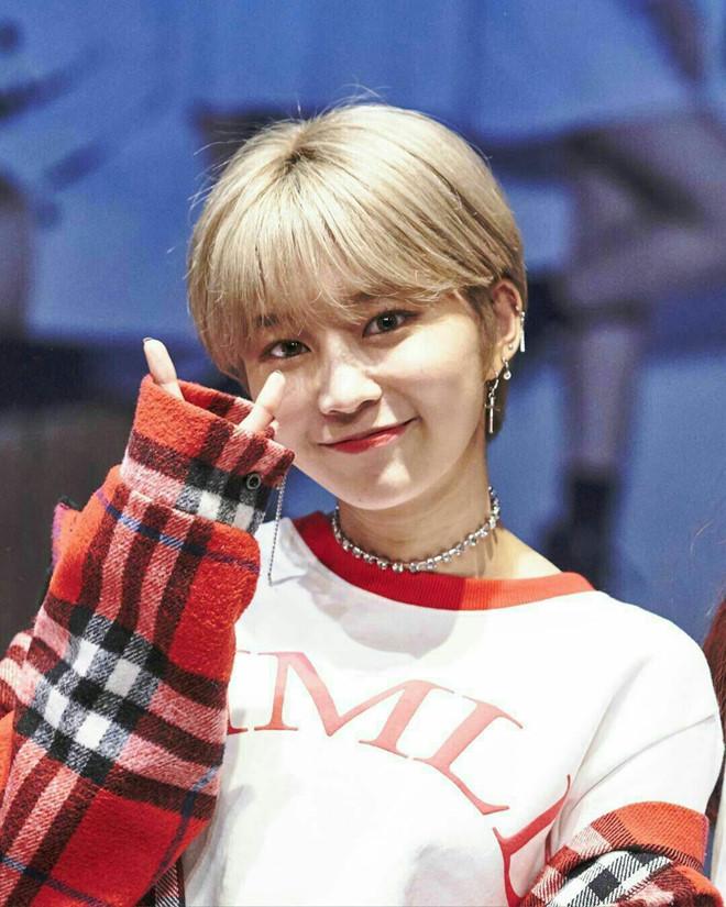 10 màu tóc nổi bật trong dịp Tết lấy cảm hứng từ sao Hàn-6