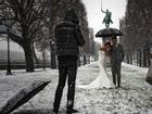 Kẻ lãng mạn, người cơ hàn trong bão tuyết Paris