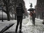Kẻ lãng mạn, người cơ hàn trong bão tuyết Paris