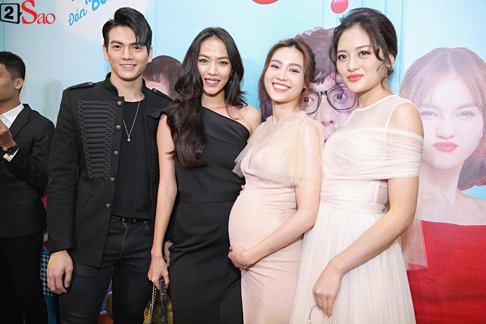 Trấn Thành lo sợ Hari Won đánh ghen khi thấy mình tình tứ với Lan Ngọc-24