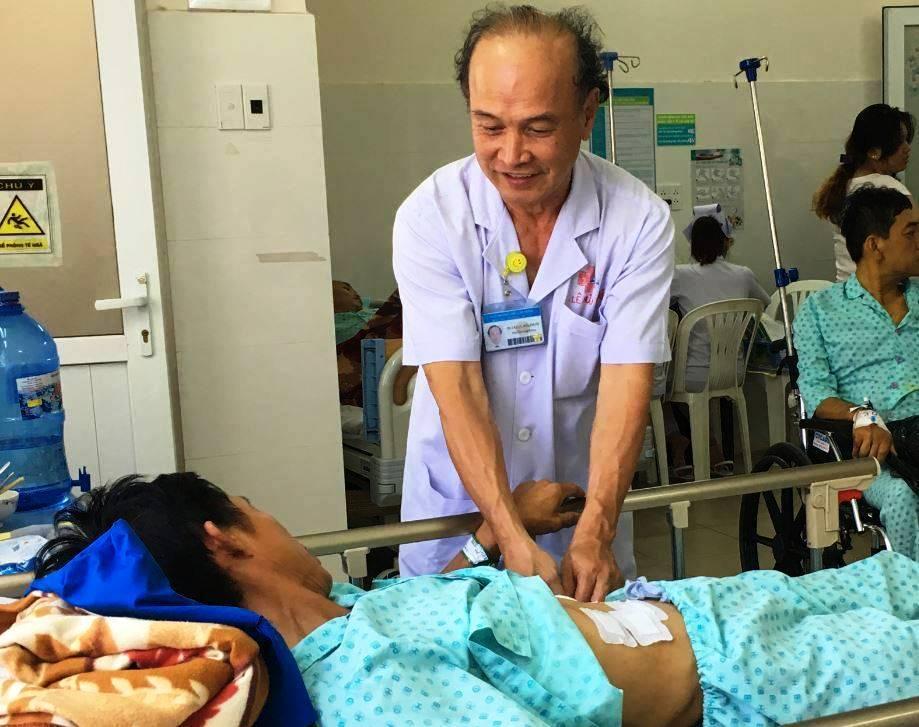 Người đàn ông bị thủng lá lách vì ngậm tăm đi ngủ-2