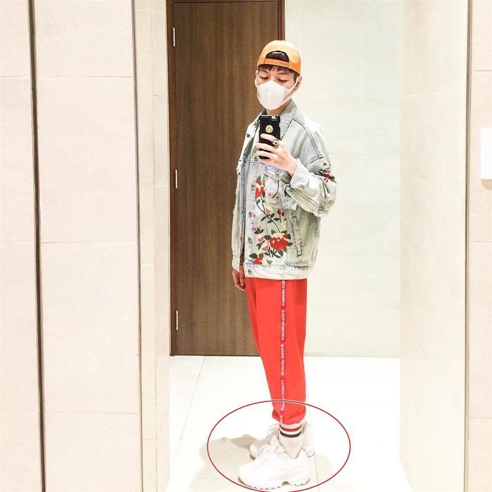 Con trai Hòa Minzy học tiểu xảo hack chiều cao của cậu Đức Phúc-12