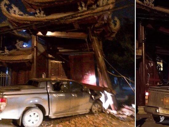 Hà Nội: Tài xế say rượu tông sập cổng chùa ở Hà Đông