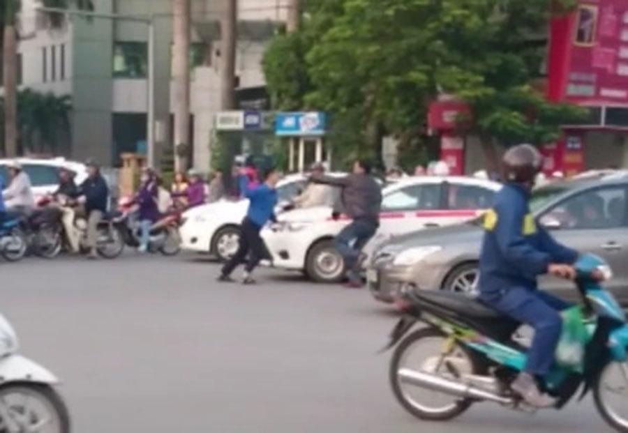 Lái xe ẩu đả: Cả giận mất khôn, sa vào lao lý-2