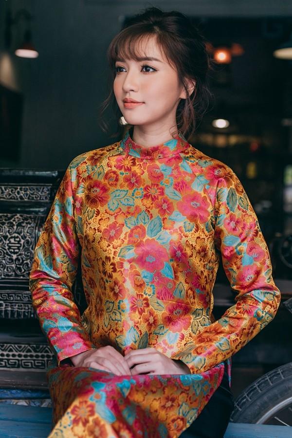 Hàng loạt mỹ nhân lên đồ với áo dài cách tân: Mai Phương và Bích Phương dịu dàng; Ngô Thanh Vân, Quỳnh Chi ma mị-10