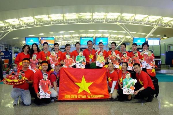 Bố mẹ Đoàn Văn Hậu, thủ môn Bùi Tiến Dũng và anh trai Quang Hải đã lên đường sang Dubai để tiếp lửa cho tuyển Việt Nam-4