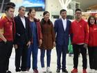 Bố mẹ Đoàn Văn Hậu, thủ môn Bùi Tiến Dũng và anh trai Quang Hải đã lên đường sang Dubai để 'tiếp lửa' cho tuyển Việt Nam