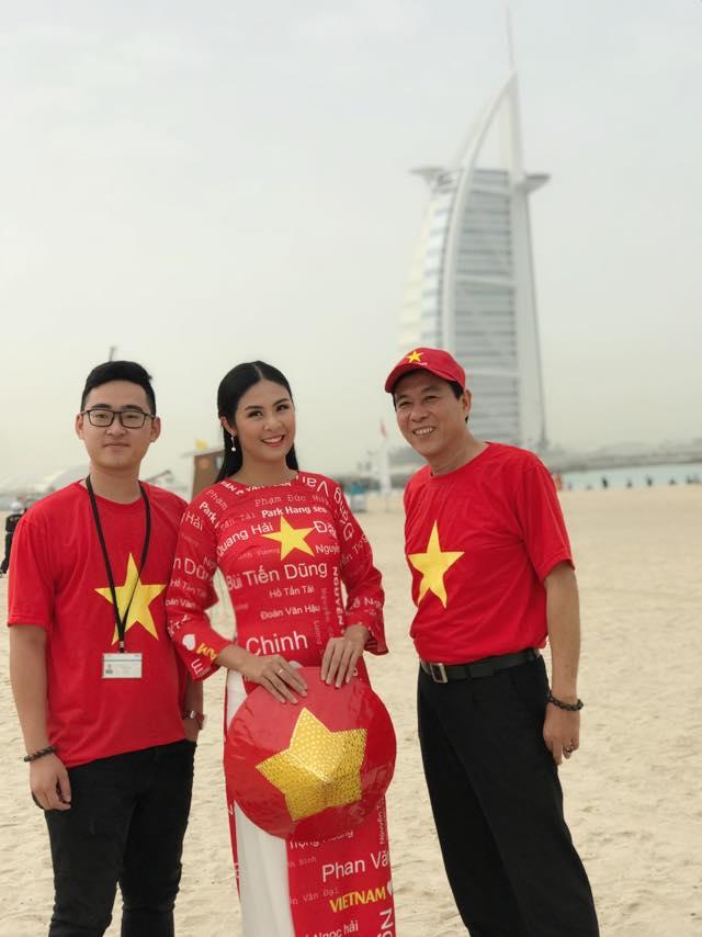 Diện áo dài in tên cầu thủ tại Dubai, Ngọc Hân hào hứng dự đoán tuyển Việt Nam thắng Nhật Bản 1 - 0-8